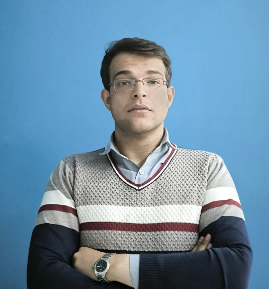 عکس علیرضا فرج پور مدیر مجموعه تبلیغات بیزینس تکنالژی سئوماتیک SEOMATIC